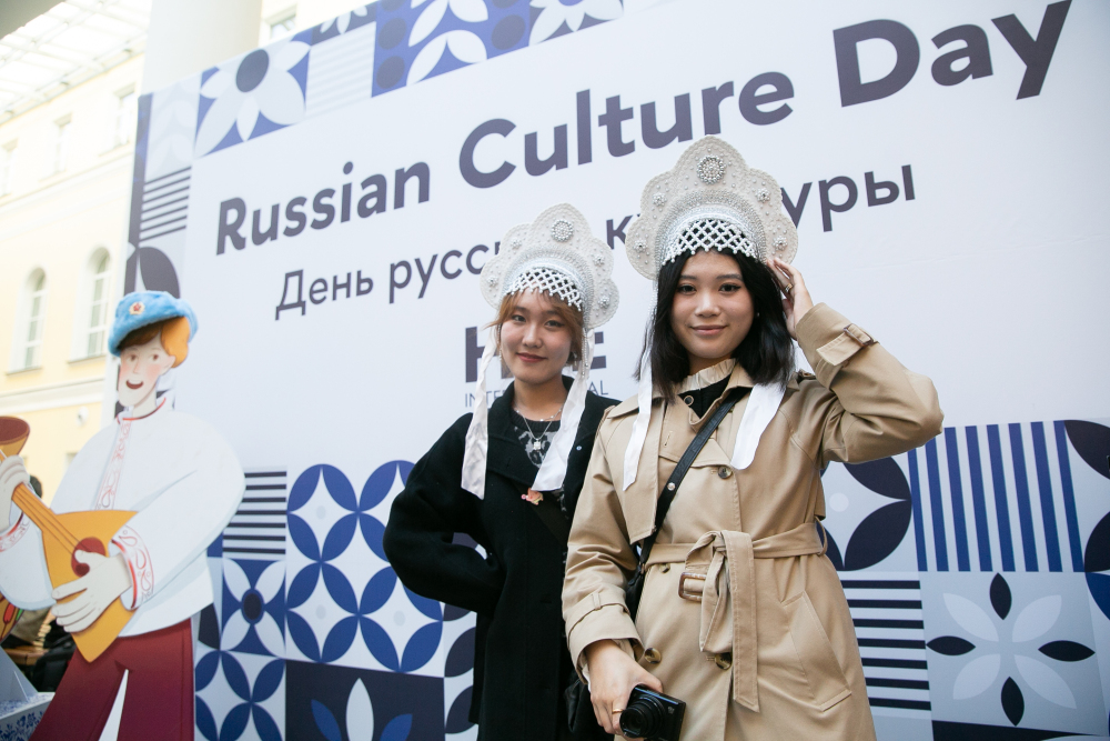 Barankas, Kokoshniks, and Handmade Dolls: Russian Culture Day Held at HSE University